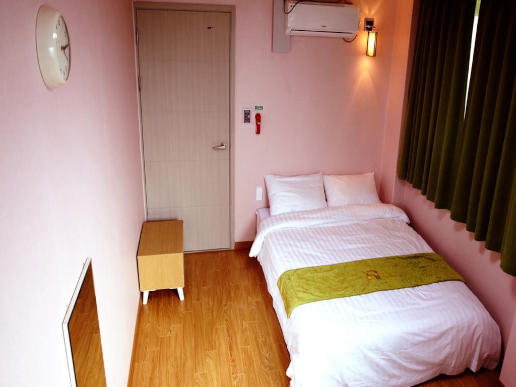 Jeju R Hotel & Guesthouse Bilik gambar